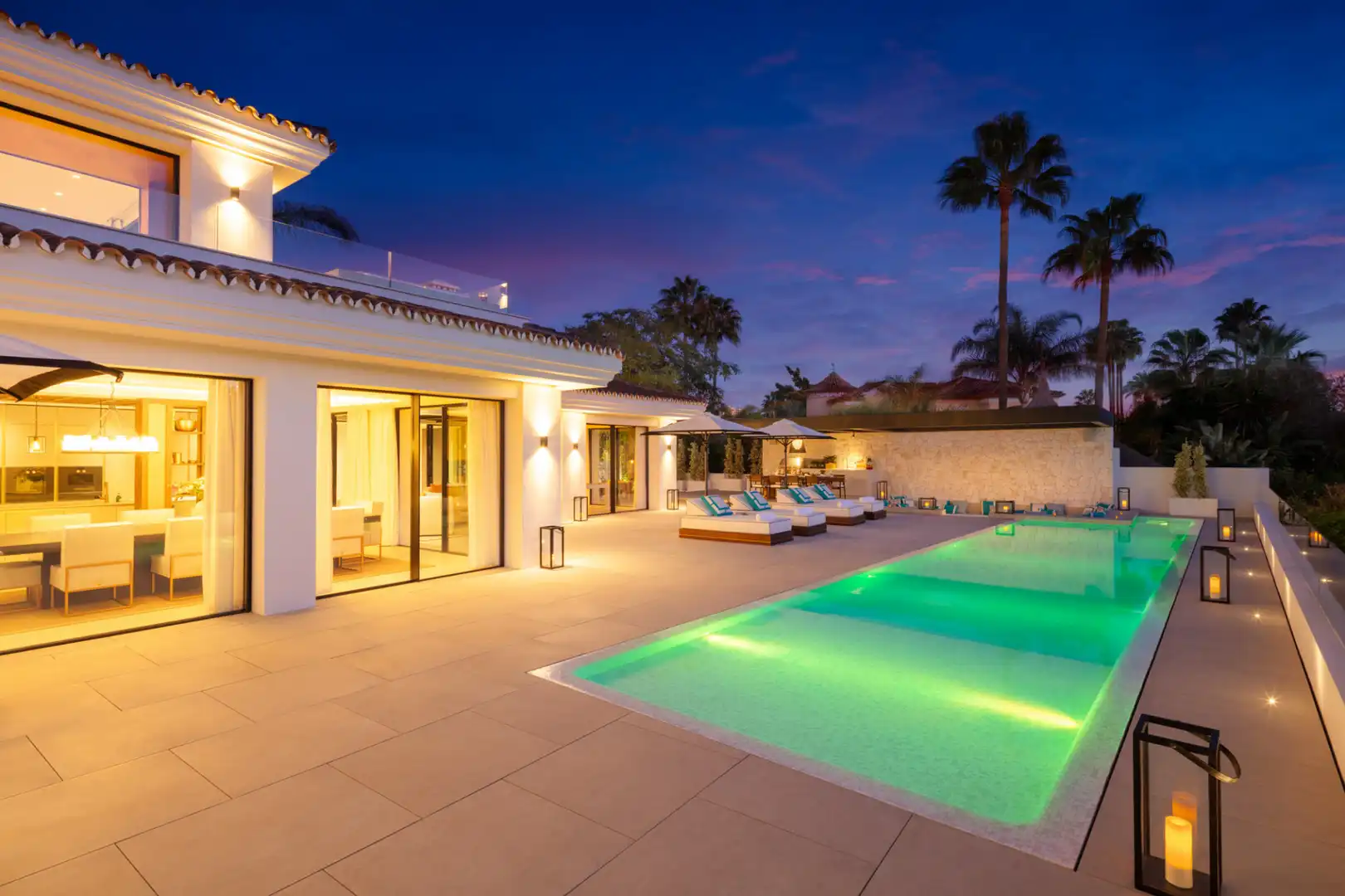 House with pool for sale in Nueva Andalucía