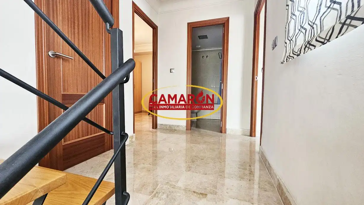 Casa adosada en venta en La Puebla del Río con Trastero y Amueblado