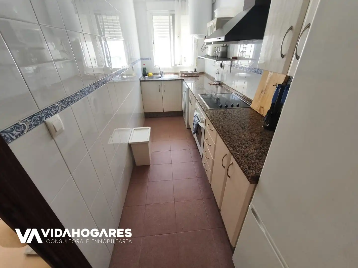 Küche von Wohnung zum Verkauf in Chipiona mit Klimaanlage und Balkon
