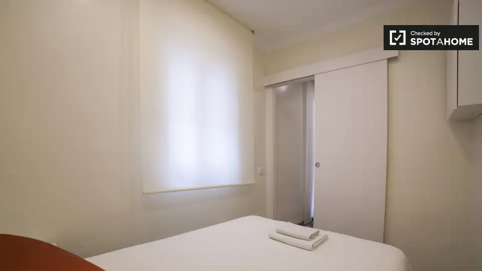 Schlafzimmer von Wohnung zur Miete in Barcelona mit Klimaanlage, Heizung und Möbliert