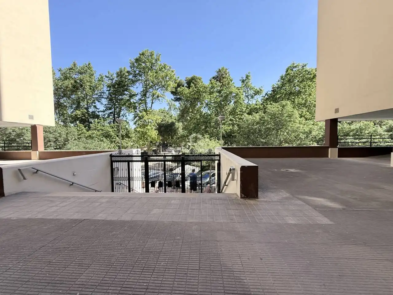 Vista exterior de Pis en venda en Castellón de la Plana / Castelló de la Plana amb Aire condicionat, Calefacció i Moblat