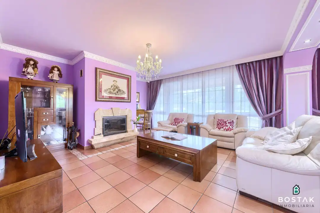 Sala d'estar de Casa o xalet en venda en Barrika amb Calefacció, Jardí privat i Terrassa