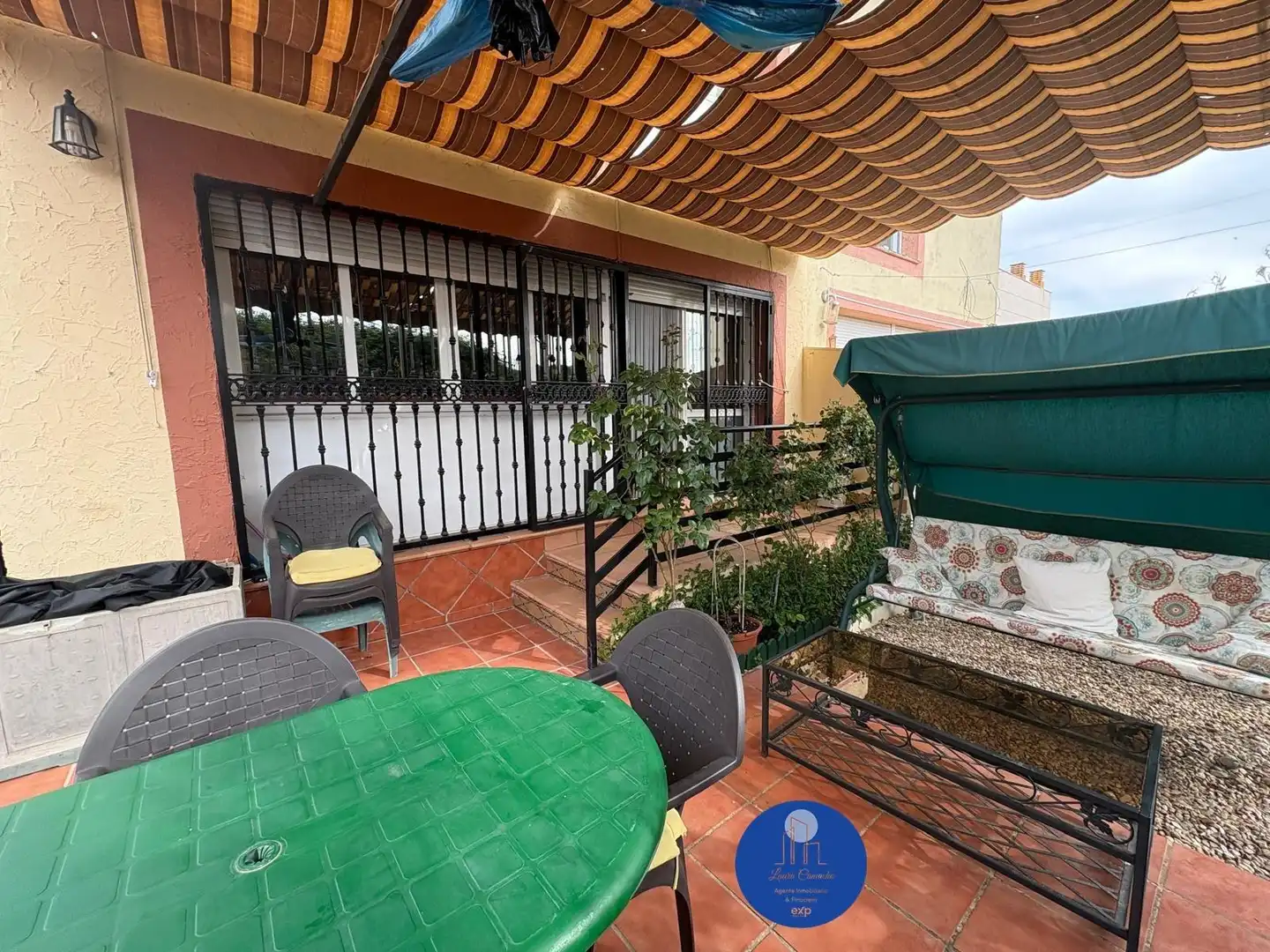 Terrassa de Casa adosada en venda en Yuncler amb Aire condicionat, Calefacció i Jardí privat