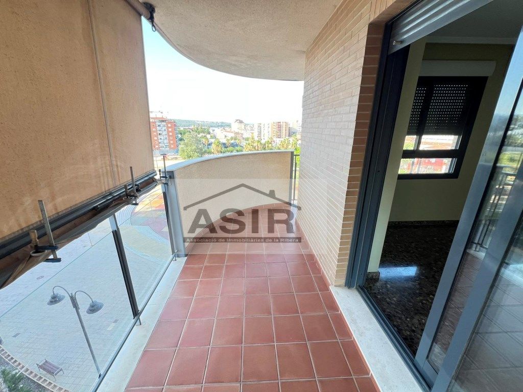 Terrassa de Pis en venda en Alzira amb Aire condicionat, Terrassa i Balcó