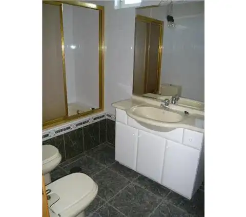 Baño de Casa o chalet en venta en Castropodame con Calefacción, Terraza y Trastero