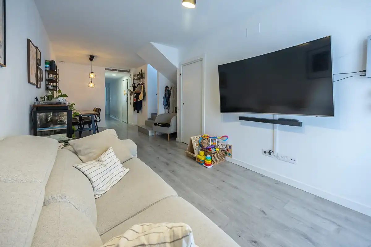 Duplex con balcone in vendita a Carrer de Sant Ramon de Penyafort, imagen 3