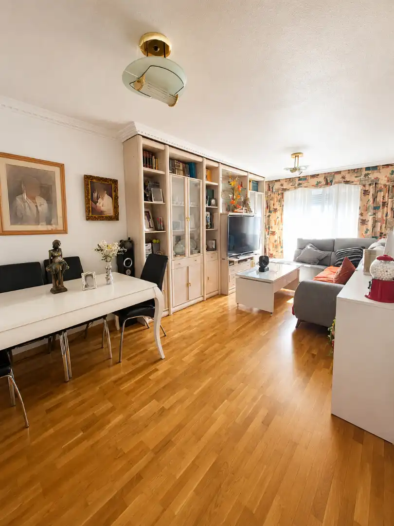 Sala de estar de Piso en venta en Ansoáin / Antsoain con Calefacción y Amueblado