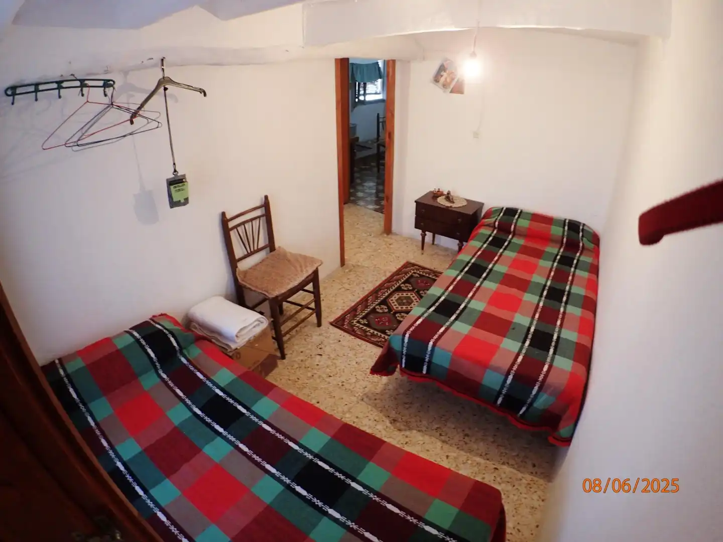 Dormitori de Finca rústica en venda en Crivillén amb Jardí privat