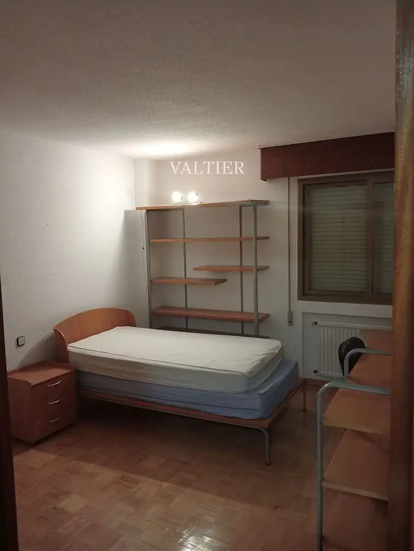 Habitación de Piso de alquiler en Madrid con Aire acondicionado, Terraza y Amueblado