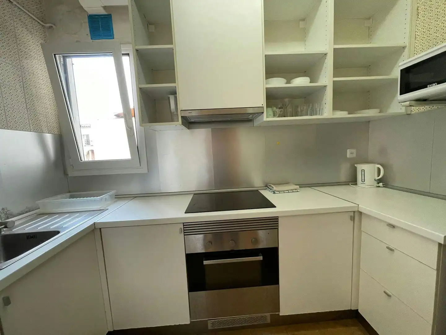Kitchen of Flat for share in Barcelona  with Heating, Furnished and Washing machine