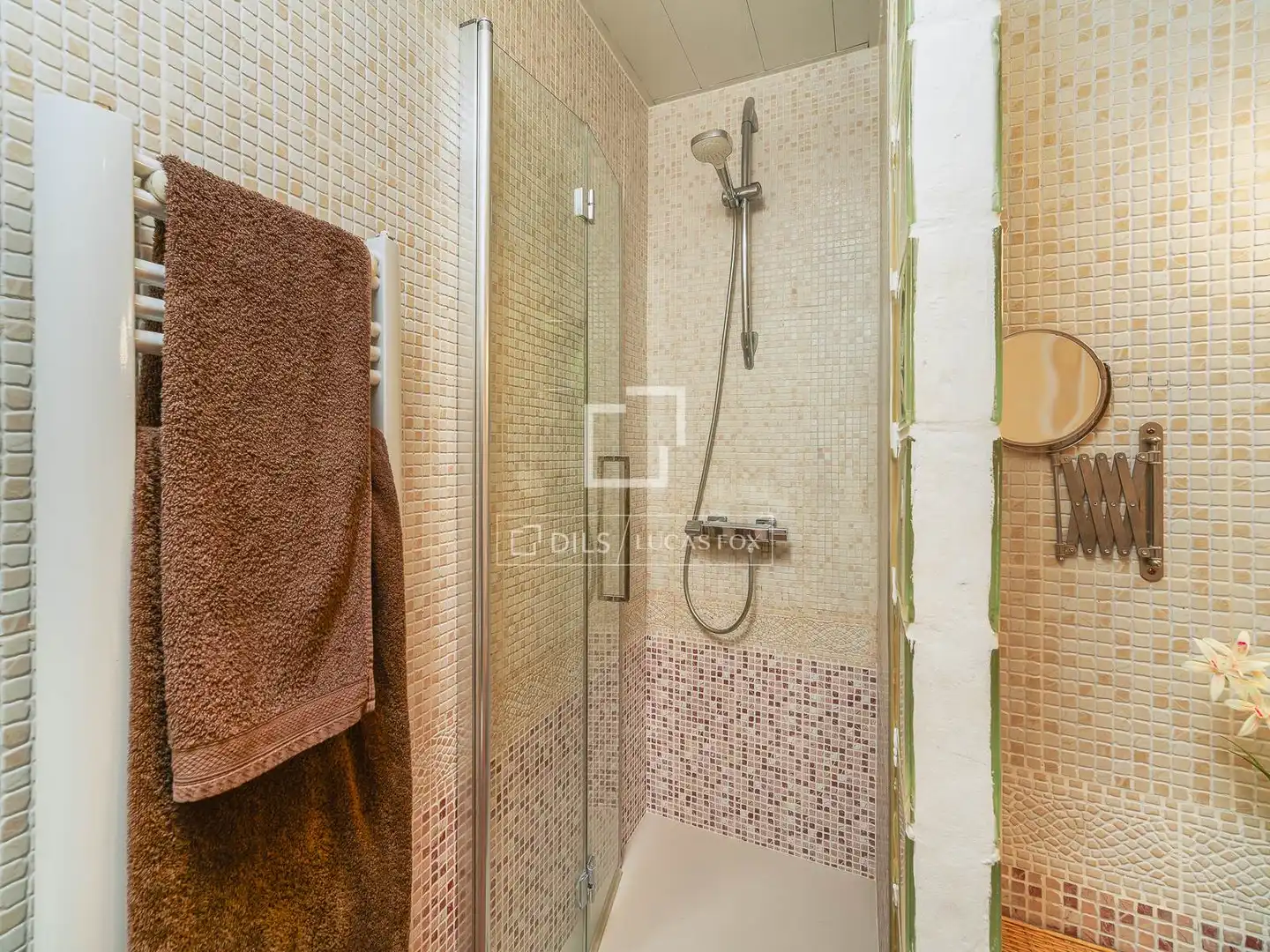 Badezimmer von Wohnung zum Verkauf in Barcelona mit Heizung und Balkon
