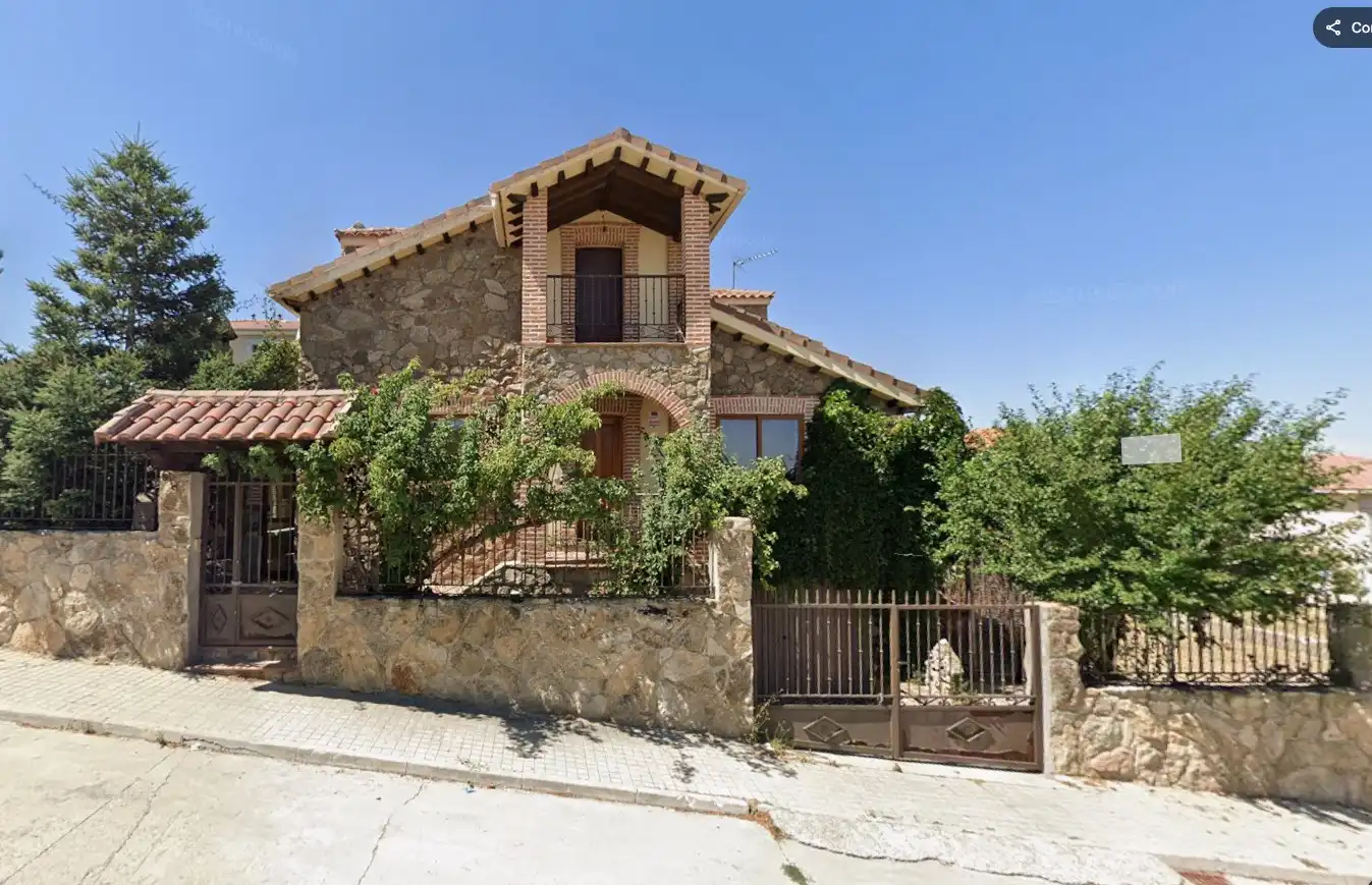 Vista exterior de Casa o chalet en venta en Villacastín con Calefacción, Jardín privado y Horno