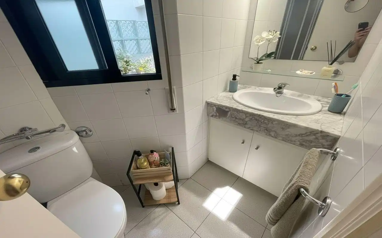 Baño de Apartamento en venta en Centre 
