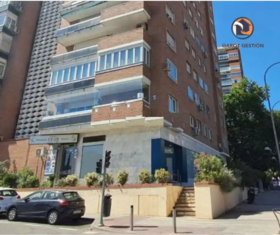 Vista exterior de Local en venta en Madrid con Aire acondicionado, Calefacción y Internet