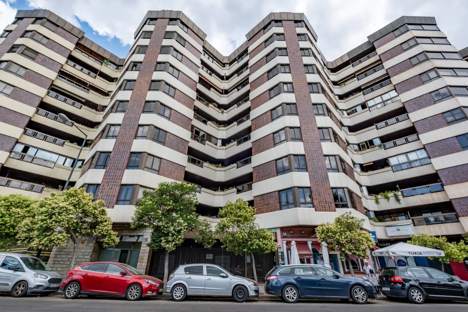 Außenansicht von Wohnung zum Verkauf in Zaragoza mit Klimaanlage, Heizung und Parkett