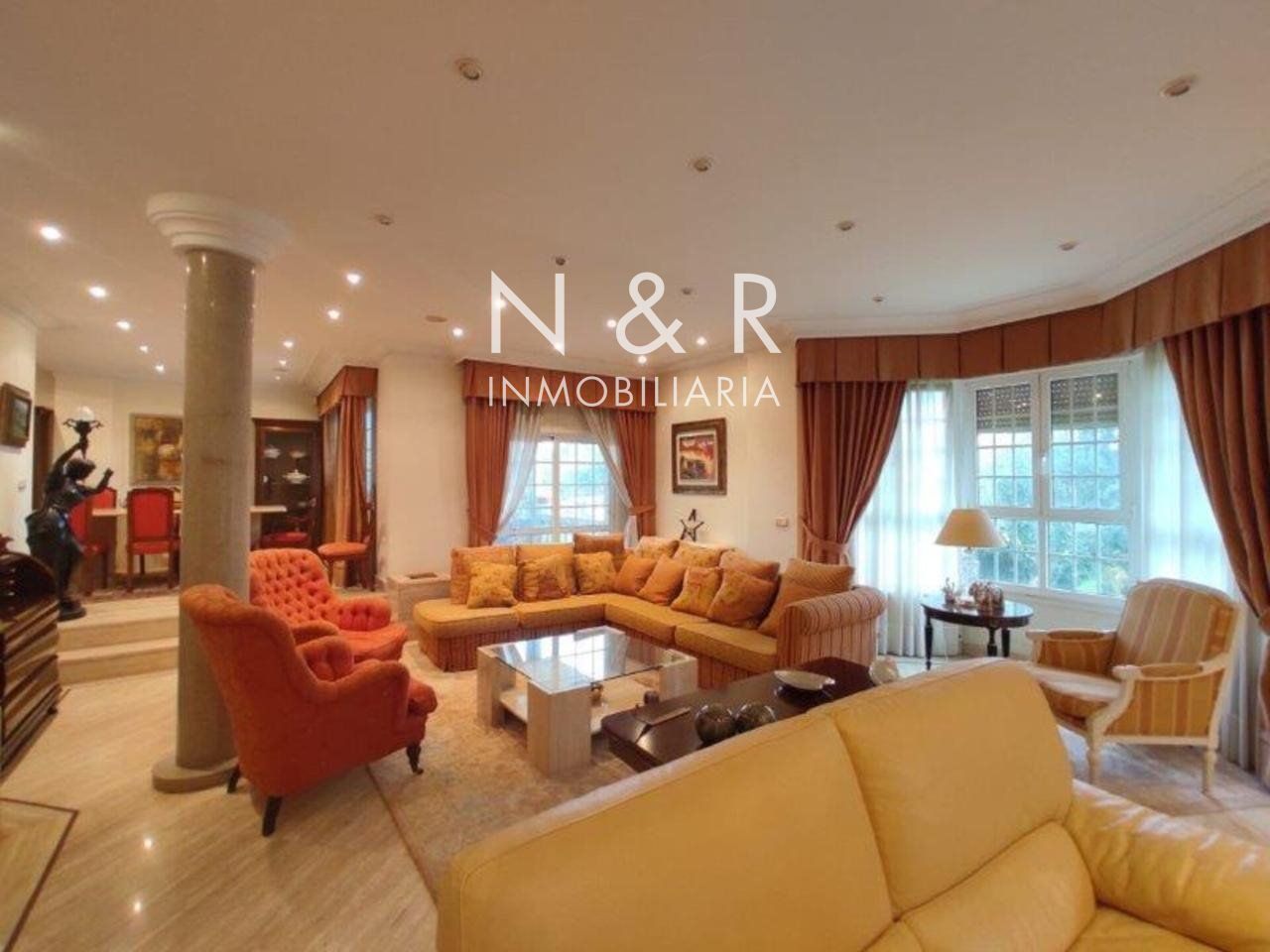 Living room of House or chalet for sale in Santiago de Compostela   with Heating, Terrace and Swimming Pool