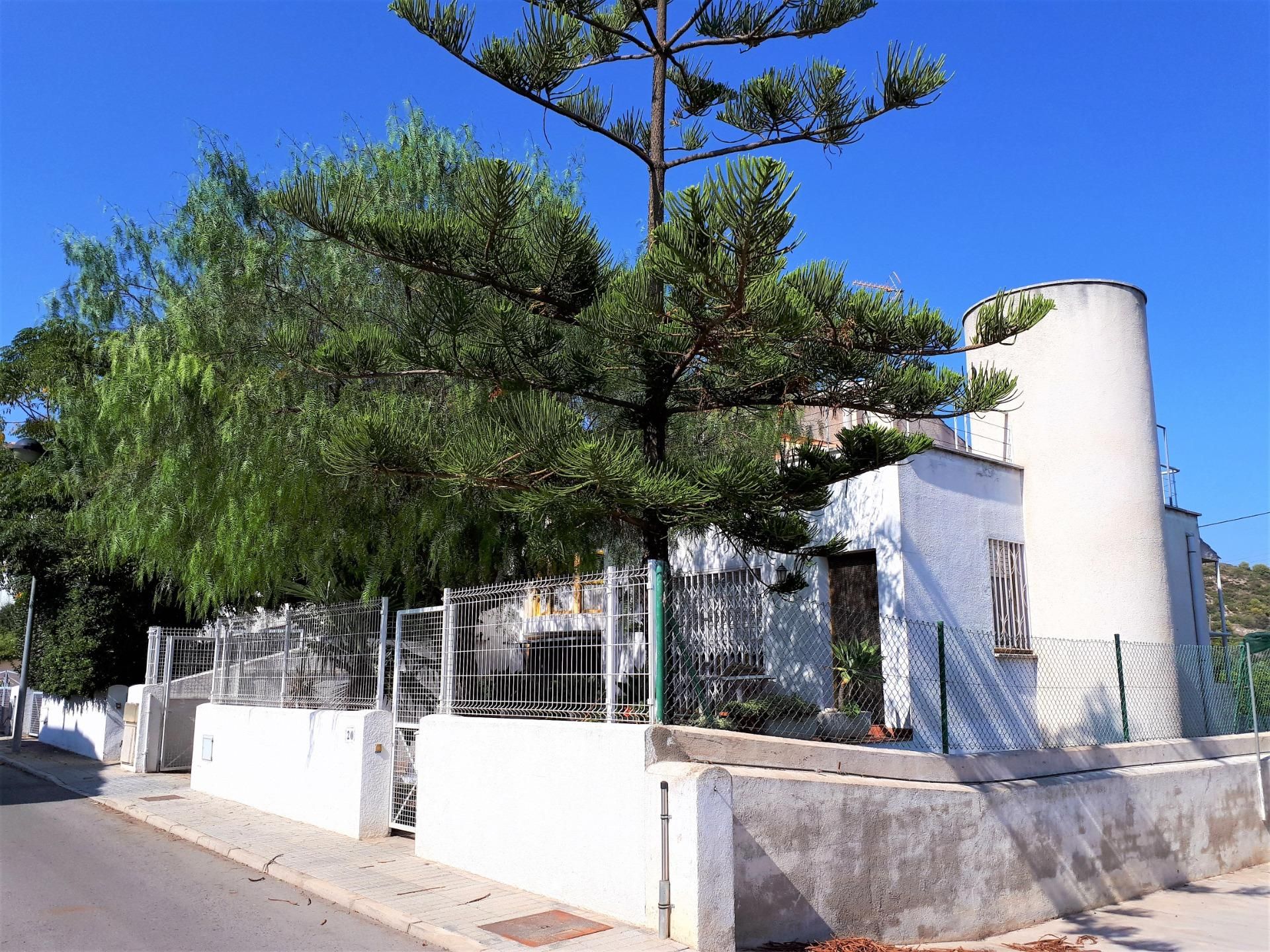 Vista exterior de Casa o xalet en venda en Alcanar amb Calefacció, Jardí privat i Terrassa