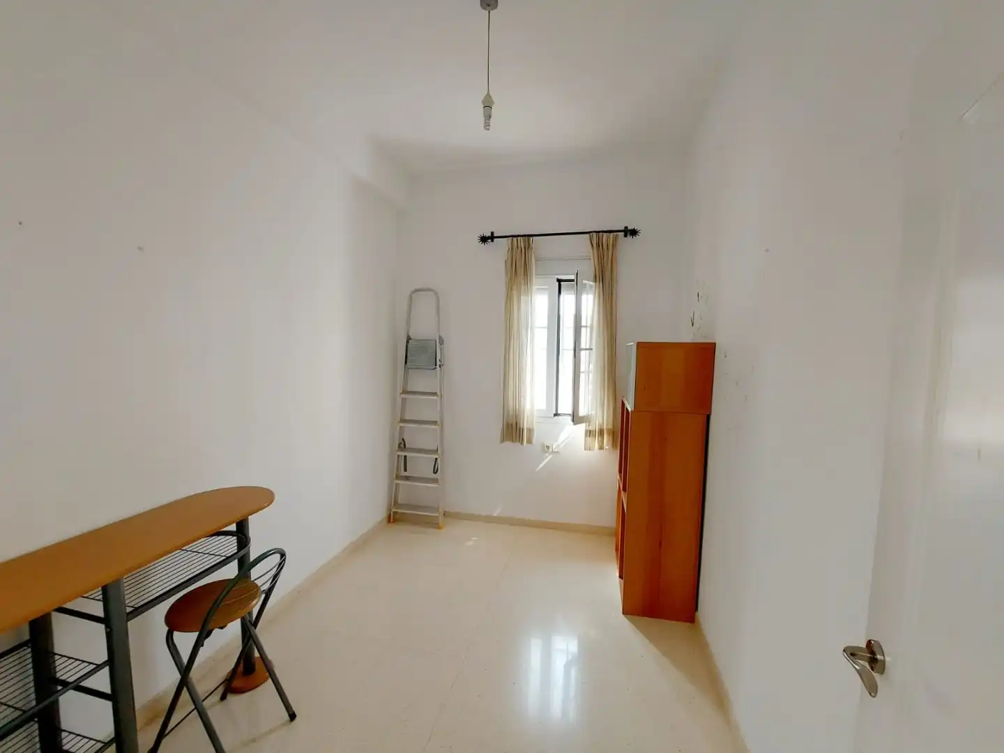 Flat for sale in Brenes  with Air Conditioner