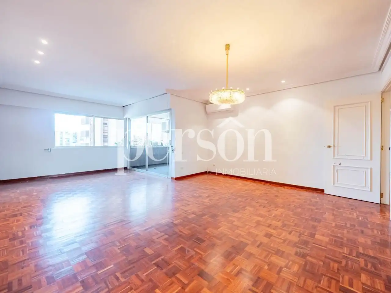 Sala d'estar de Pis en venda en  Valencia Capital amb Aire condicionat, Calefacció i Parquet