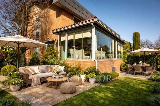 Casa adosada en Venta en Valdecabañas