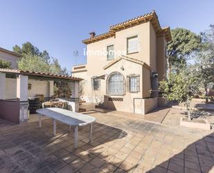 Vista exterior de Casa o xalet en venda en Sant Boi de Llobregat amb Aire condicionat, Terrassa i Traster