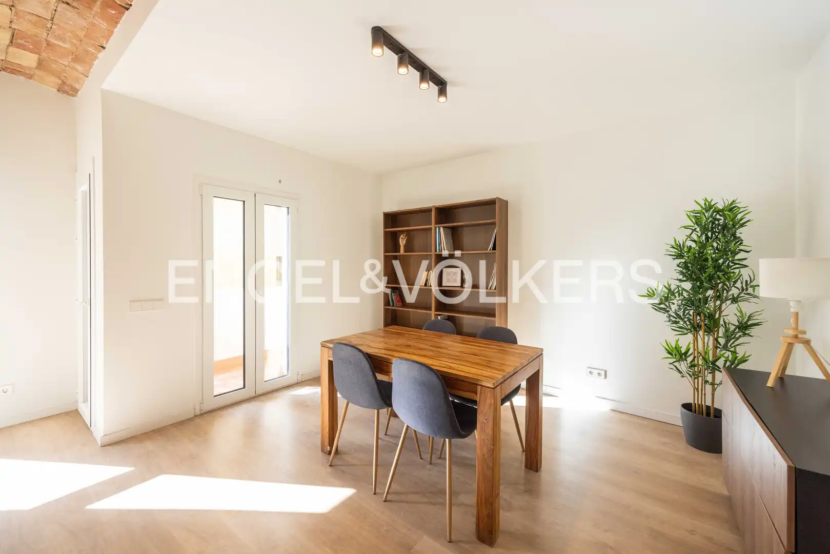 Dining room of Flat for sale in Barcelona  with Air Conditioner, Heating and Private garden