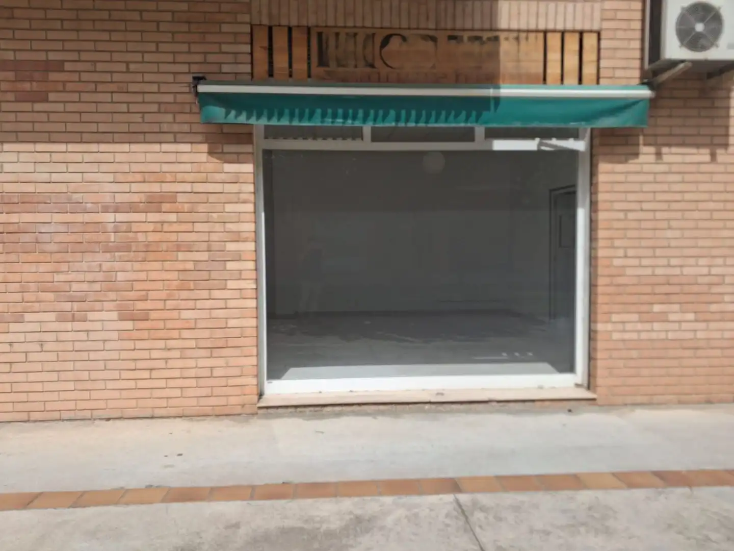 Local de lloguer en Tortosa amb Aire condicionat