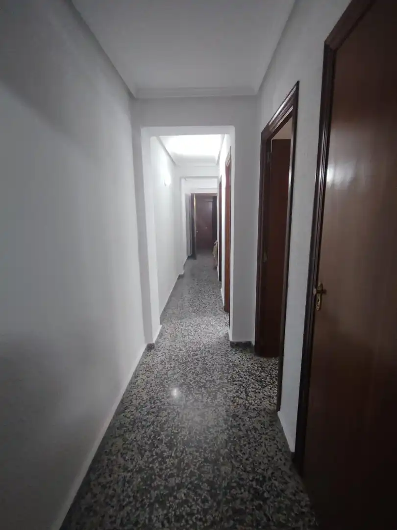 Wohnung zur Miete in Mislata mit Klimaanlage, Heizung und Balkon