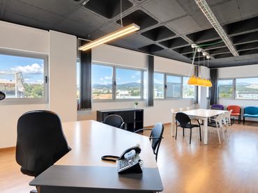 Büro mit Aufzug zur Miete in Ponent