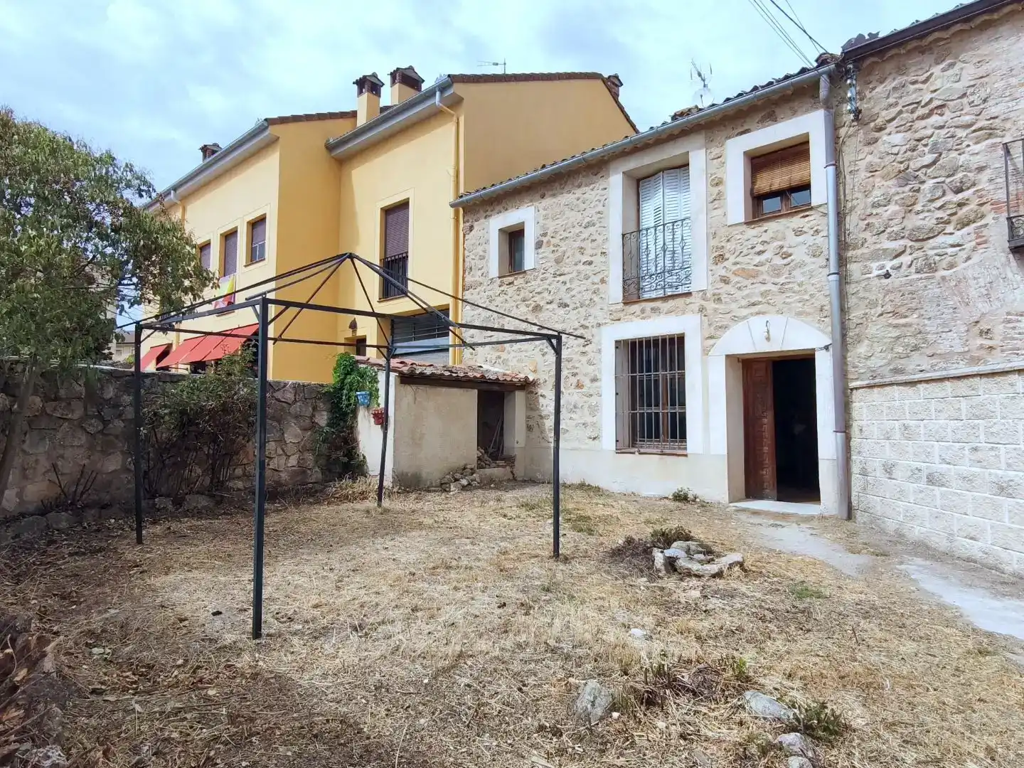 Vista exterior de Casa o chalet en venta en Torrecaballeros con Jardín privado, Horno y Balcón