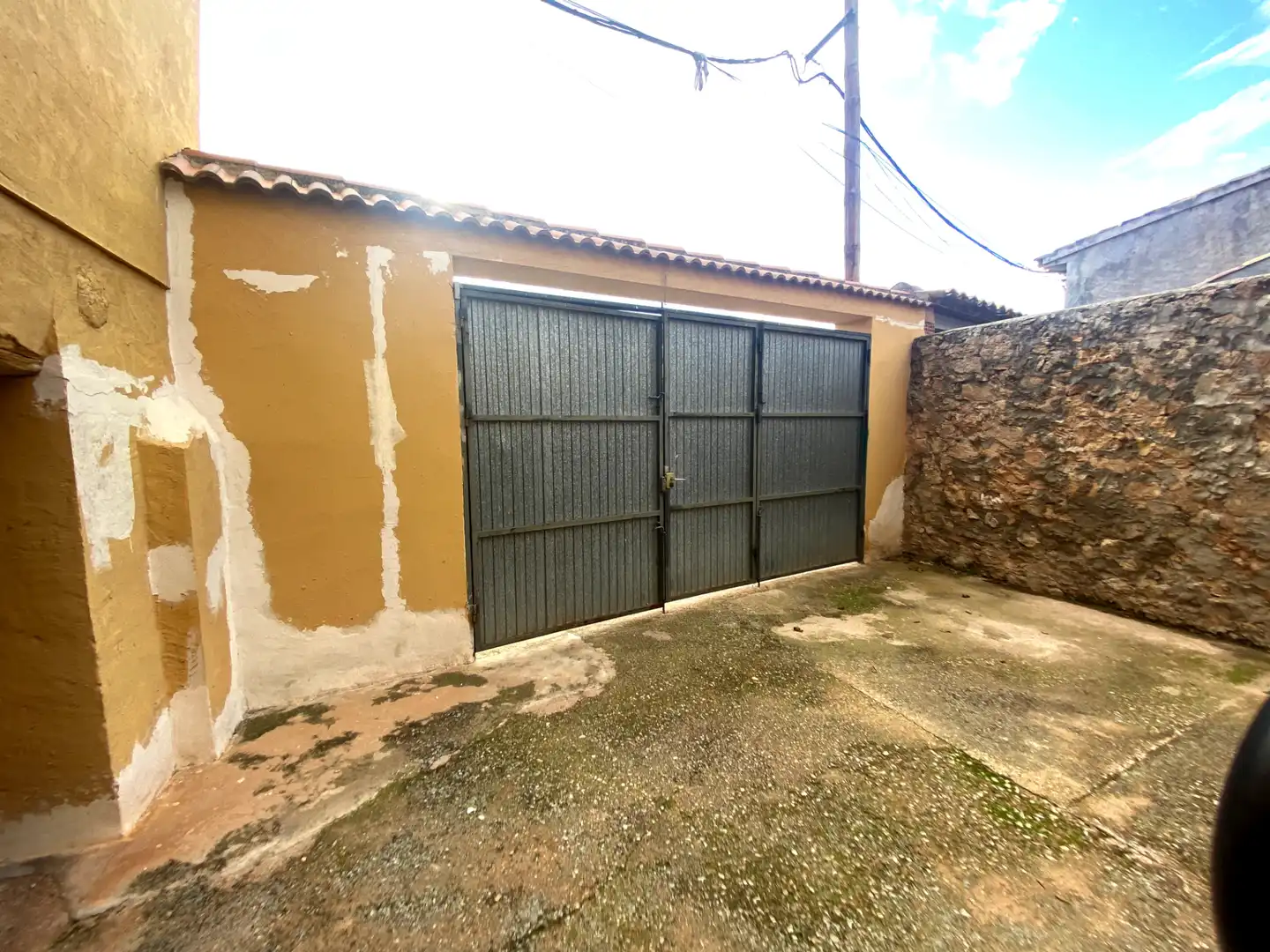 Exterior view of Houses for sale in Blesa  with Storage room and Furnished