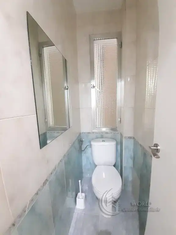 Baño de Piso de alquiler en Madrid con Calefacción, Amueblado y Horno