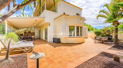 Villa Exclusiva en Golf Resort con Piscina Privada y Vistas al Campo de Golf