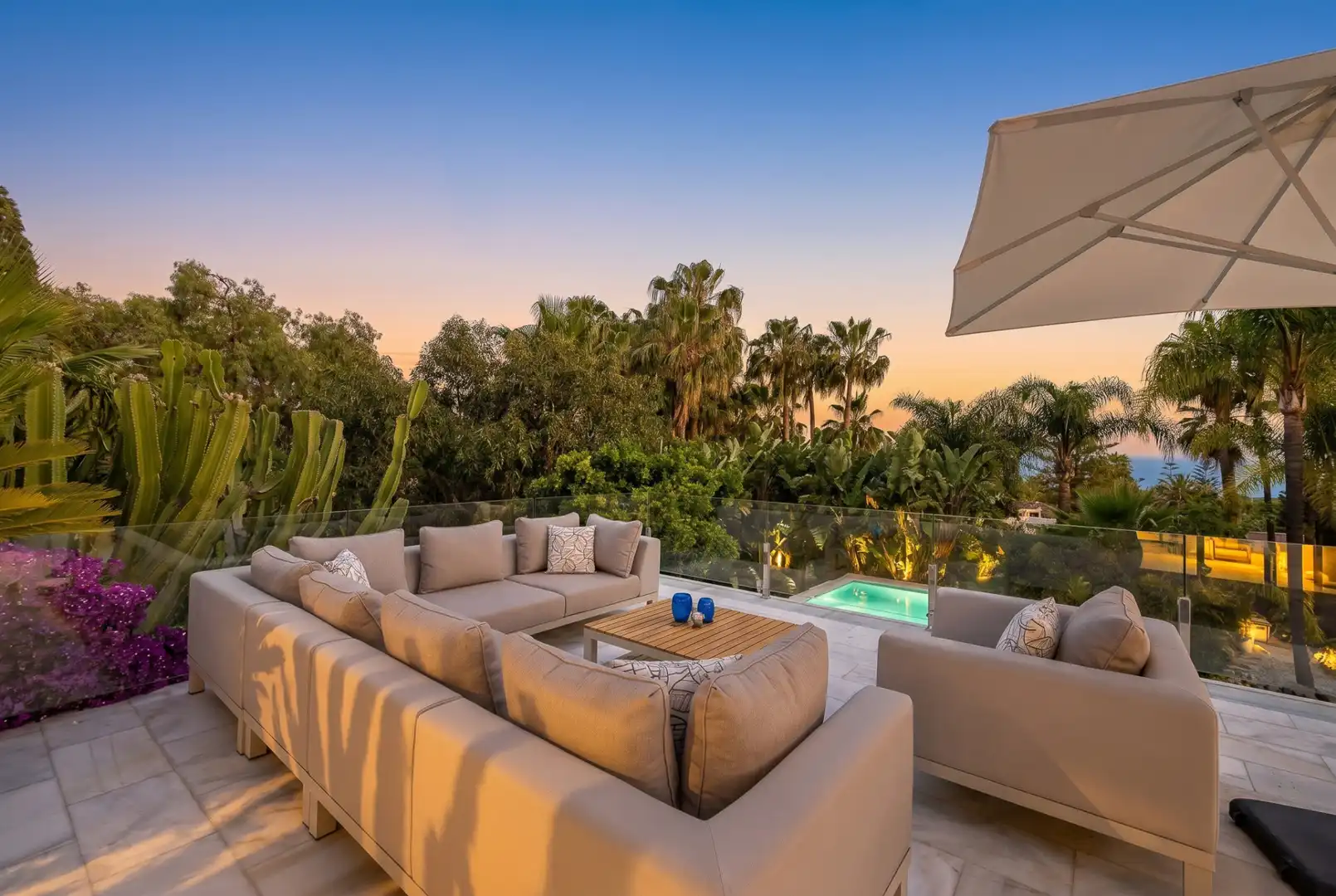 Terrasse von Haus oder Chalet zum Verkauf in Marbella mit Klimaanlage, Privatgarten und Terrasse