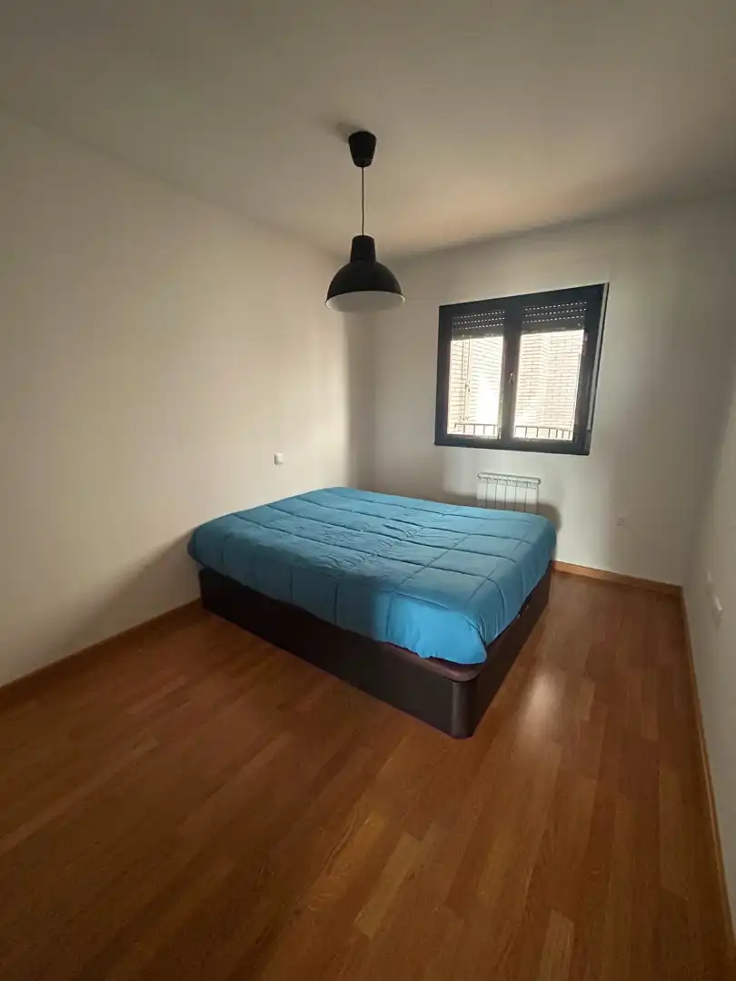 Bedroom of Flat for sale in Benavente  with Heating, Private garden and Parquet flooring