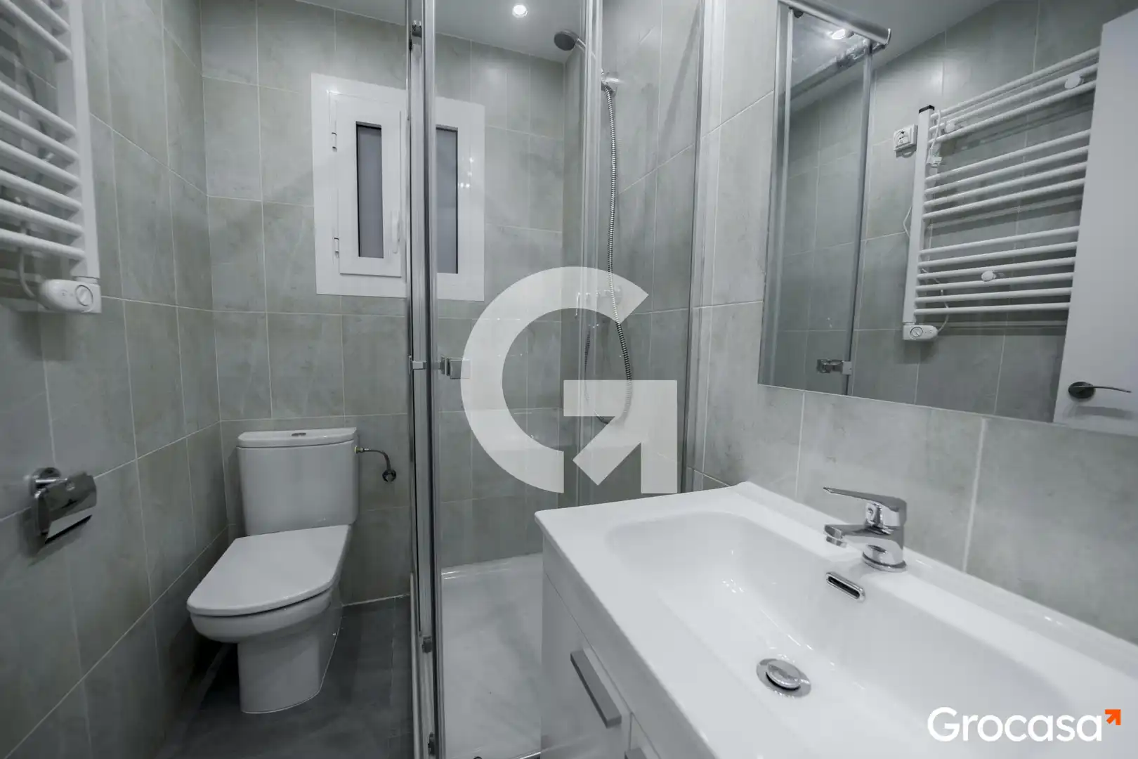 Baño de Piso en venta en Barcelona con Aire acondicionado, Calefacción y Horno
