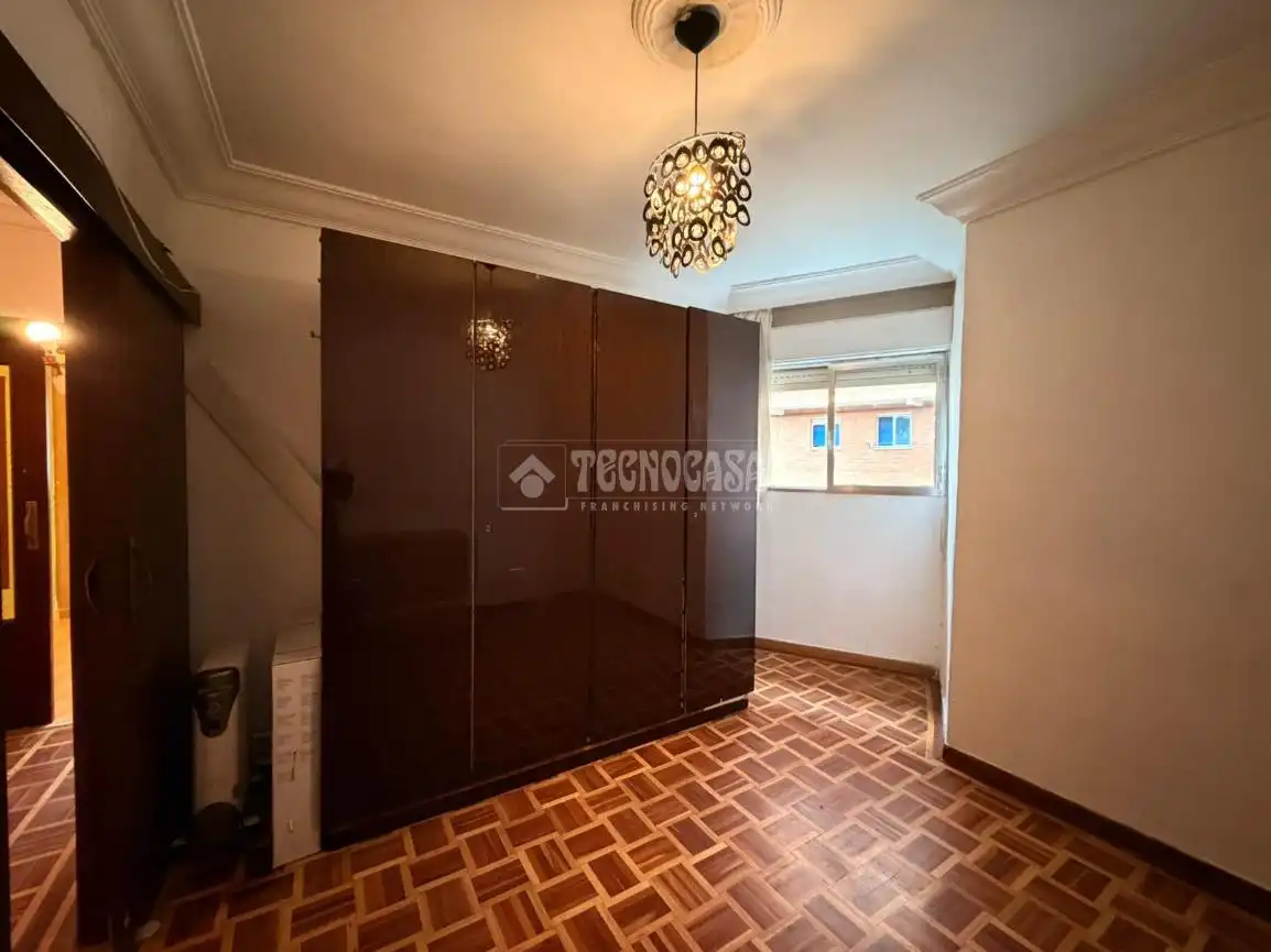 Dormitori de Pis en venda en Madrid amb Calefacció, Parquet i Terrassa