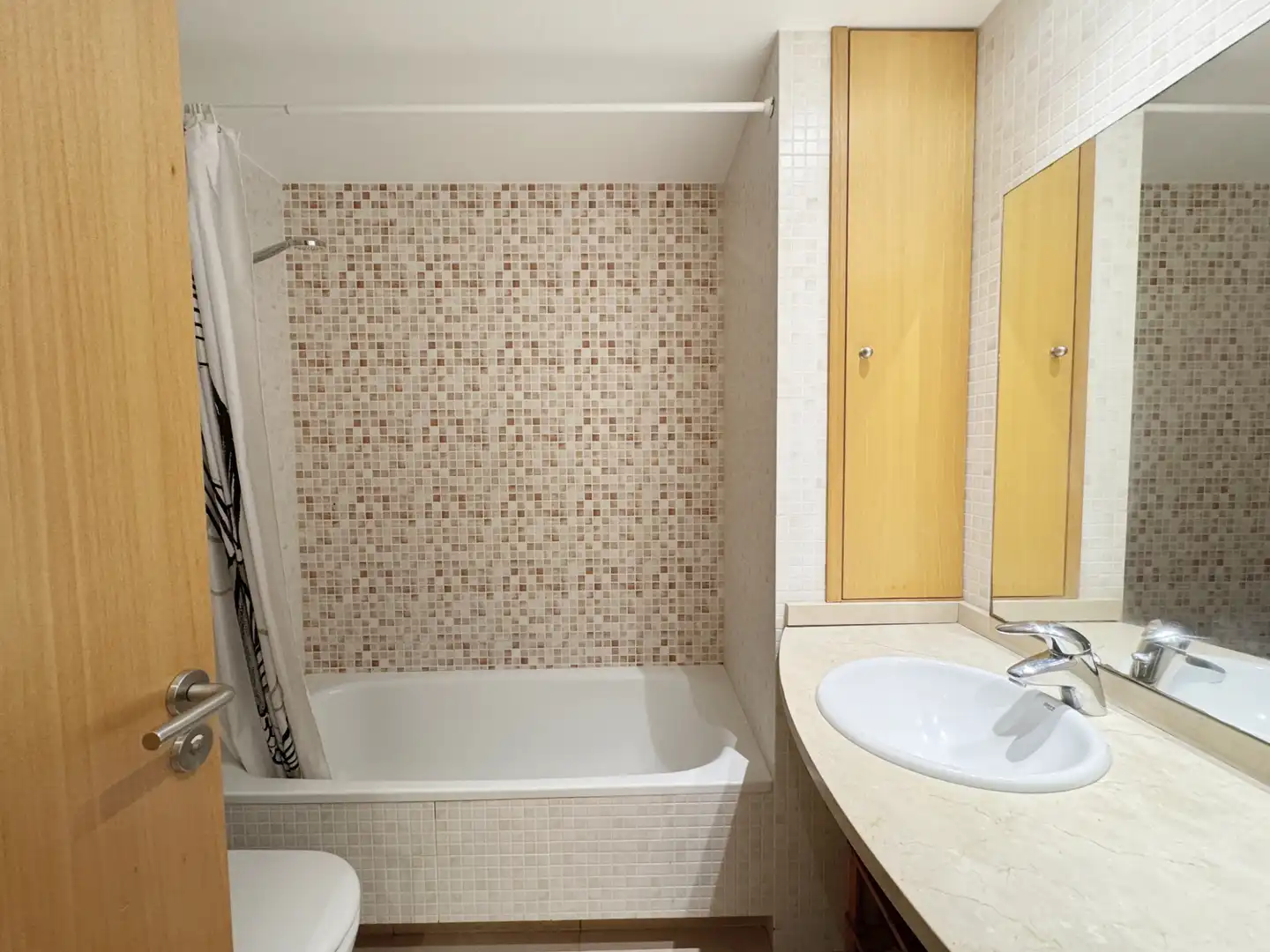 Badezimmer von Wohnungen zum Verkauf in L'Escala mit Heizung und Möbliert
