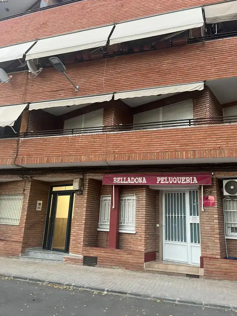 Vista exterior de Pis en venda en L'Alcúdia de Crespins amb Aire condicionat i Balcó