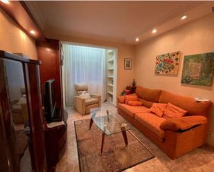 Sala d'estar de Apartament de lloguer en L'Hospitalet de Llobregat amb Aire condicionat, Calefacció i Moblat