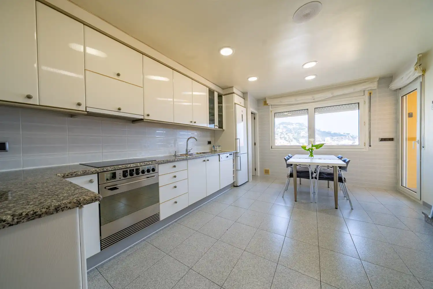 Cocina de Casa o chalet en venta en Blanes con Aire acondicionado, Calefacción y Jardín privado