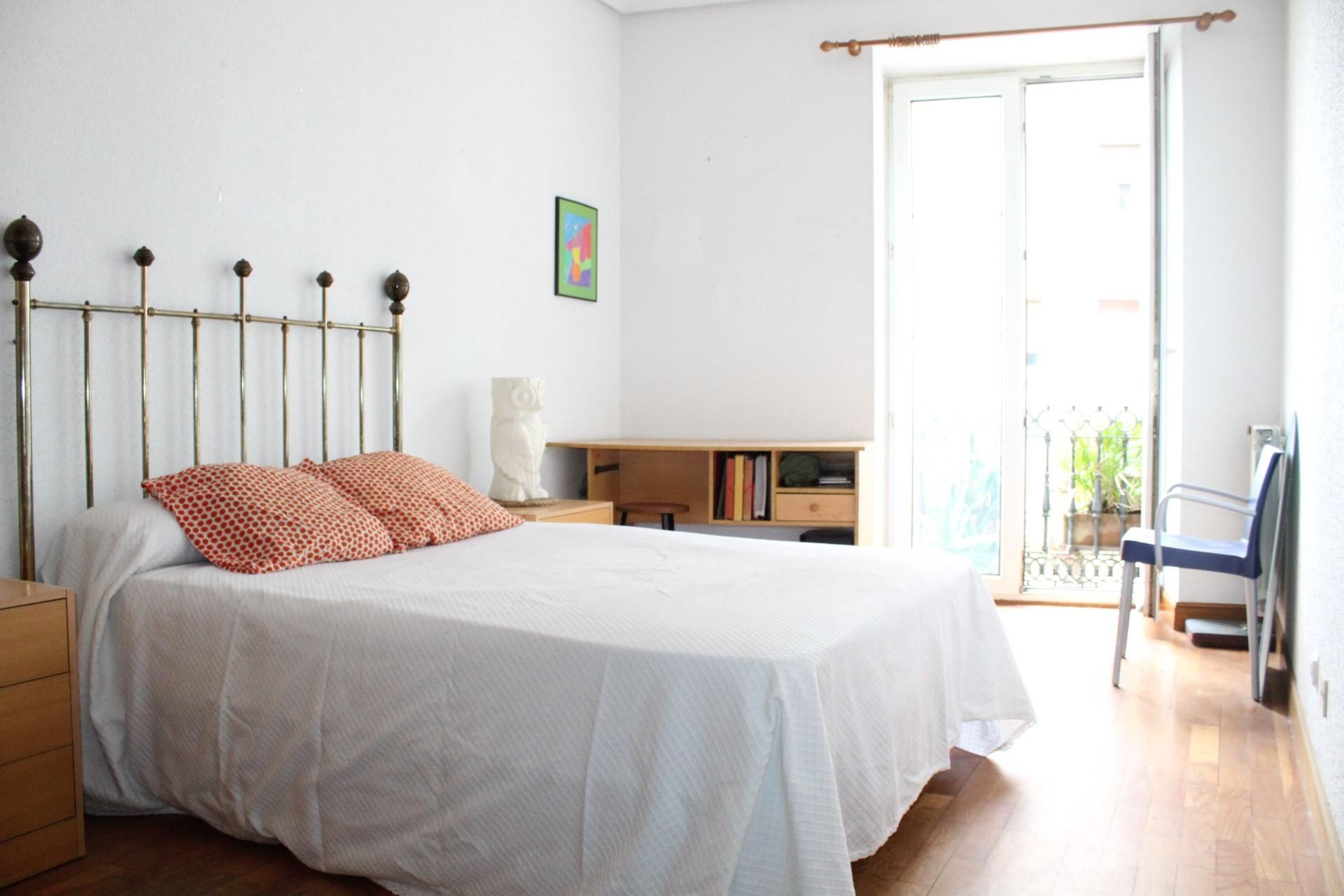 Habitación de Piso en venta en Donostia - San Sebastián  con Balcón
