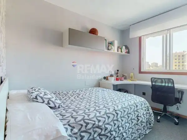 Habitación de Piso en venta en Vigo  con Calefacción, Parquet y Trastero