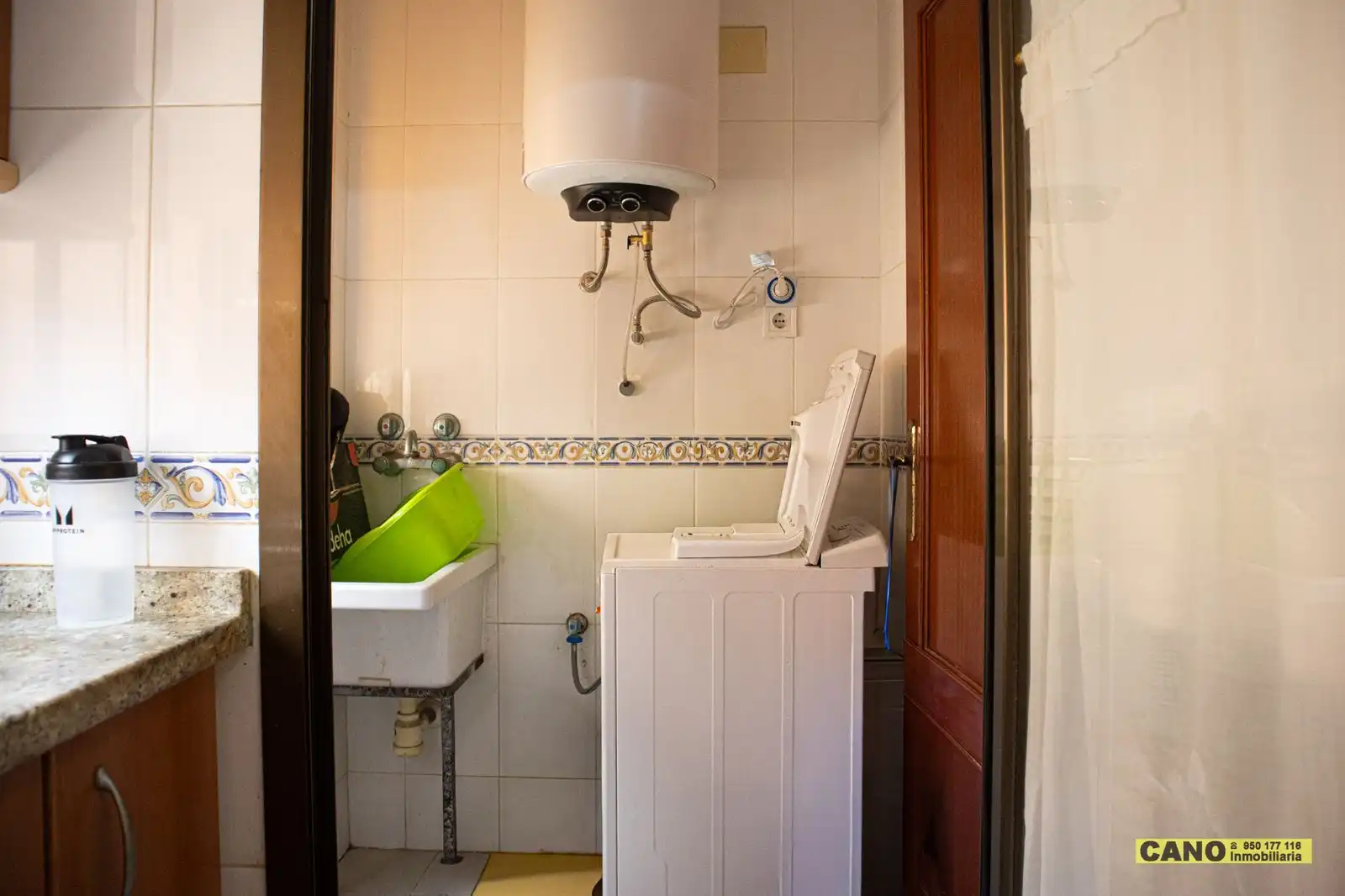 Bathroom of Flat for sale in Roquetas de Mar  with Terrace and Swimming Pool