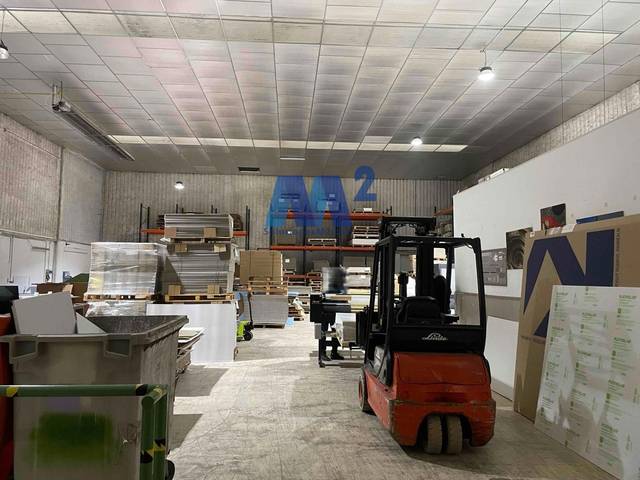 Nave industrial en Alquiler en San Erasmo en Villaverde Alto