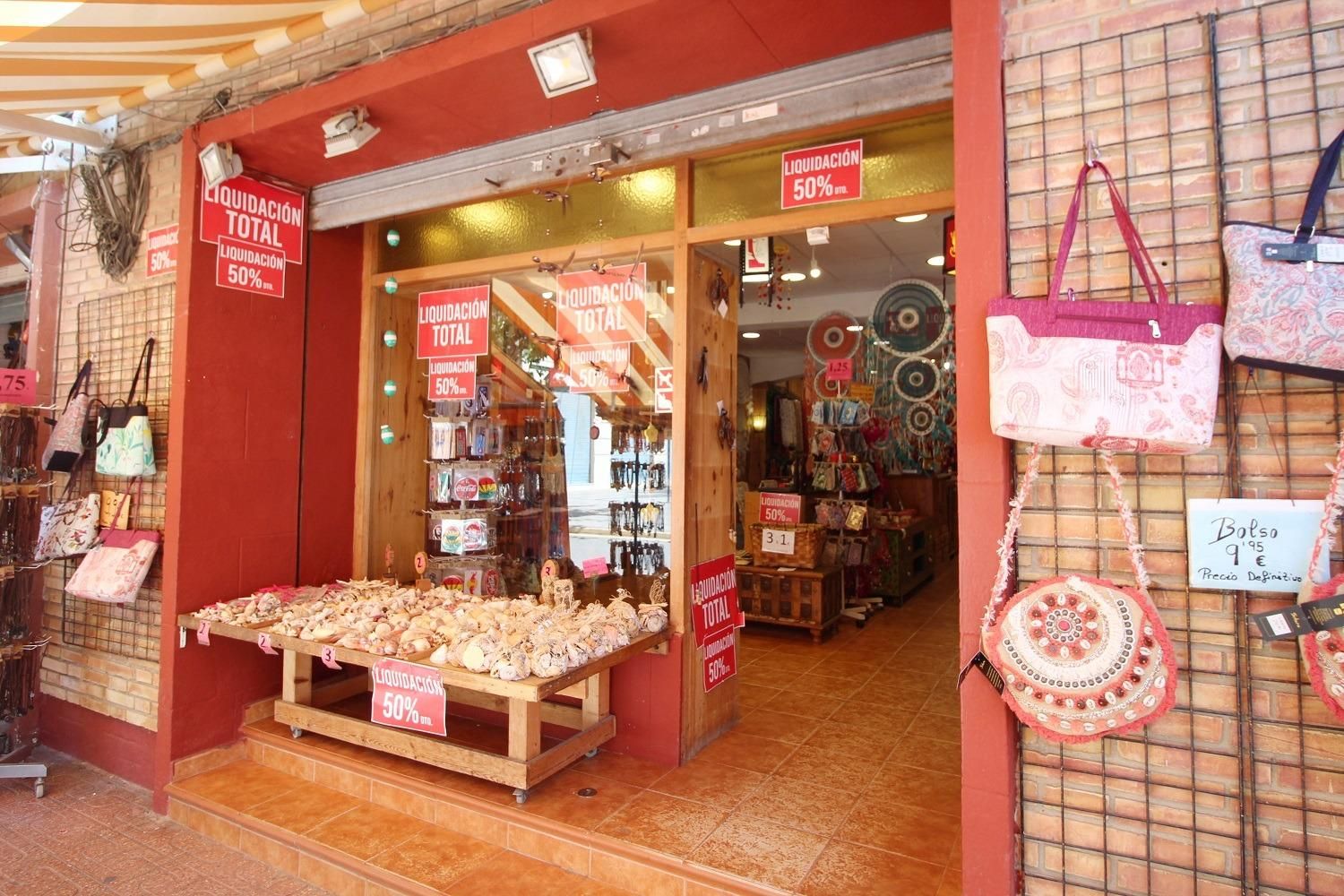 Premises for sale in Oropesa del Mar / Orpesa  with Air Conditioner