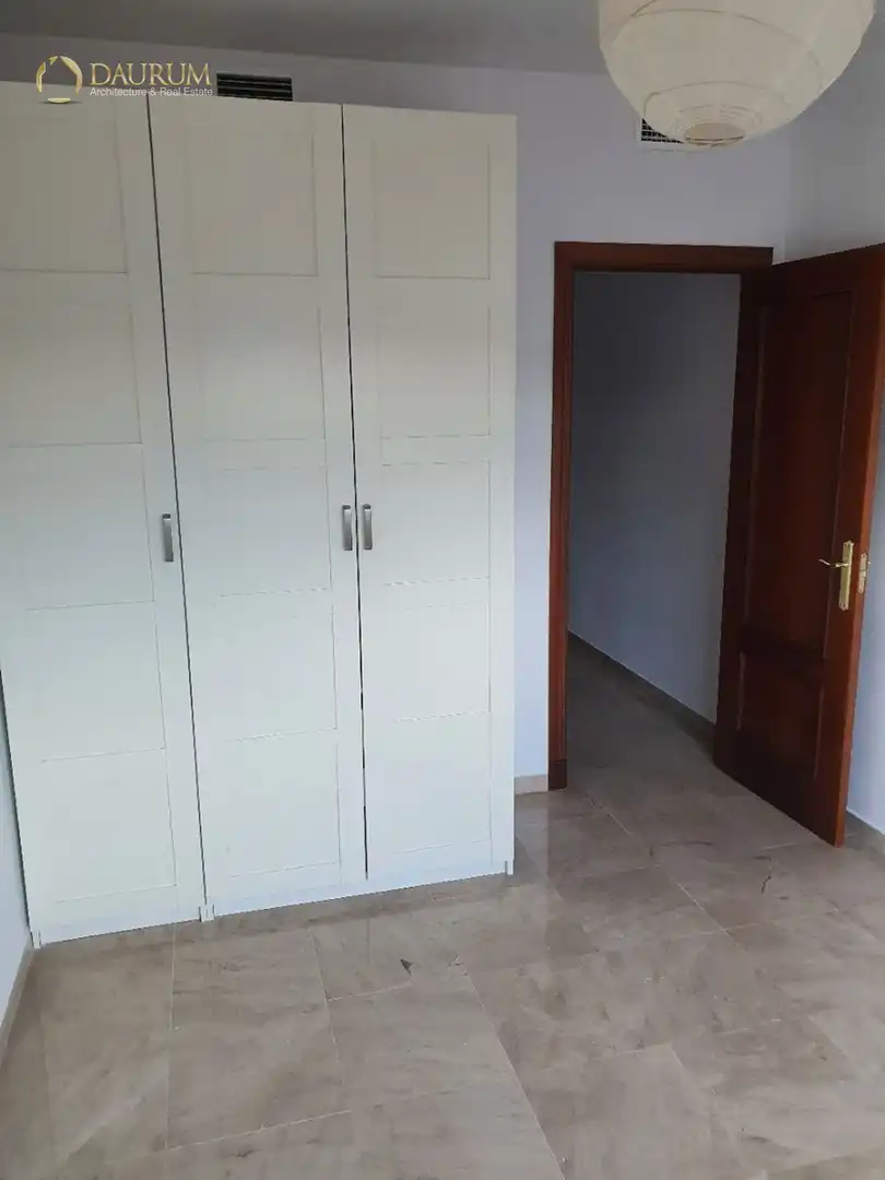 Schlafzimmer von Wohnung zum Verkauf in Mairena del Aljarafe mit Klimaanlage, Heizung und Abstellraum