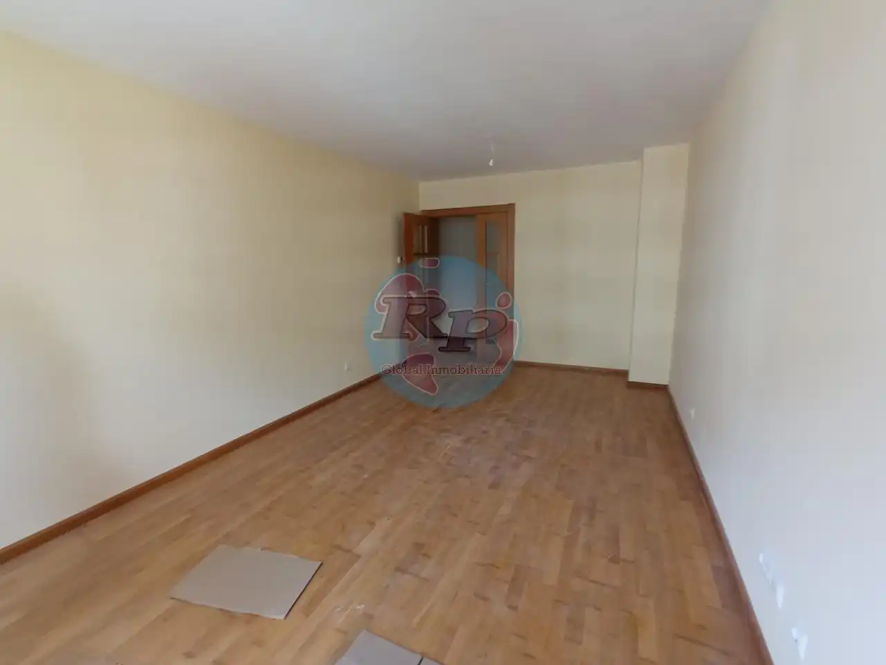 Piso en venta en León Capital  con Calefacción, Parquet y Terraza