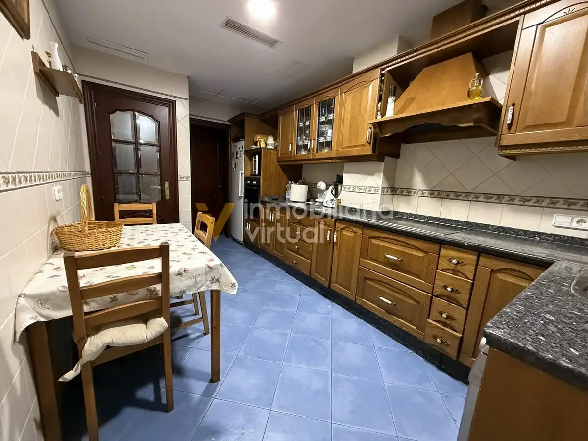 Cocina de Piso en venta en Cabra con Aire acondicionado, Calefacción y Amueblado