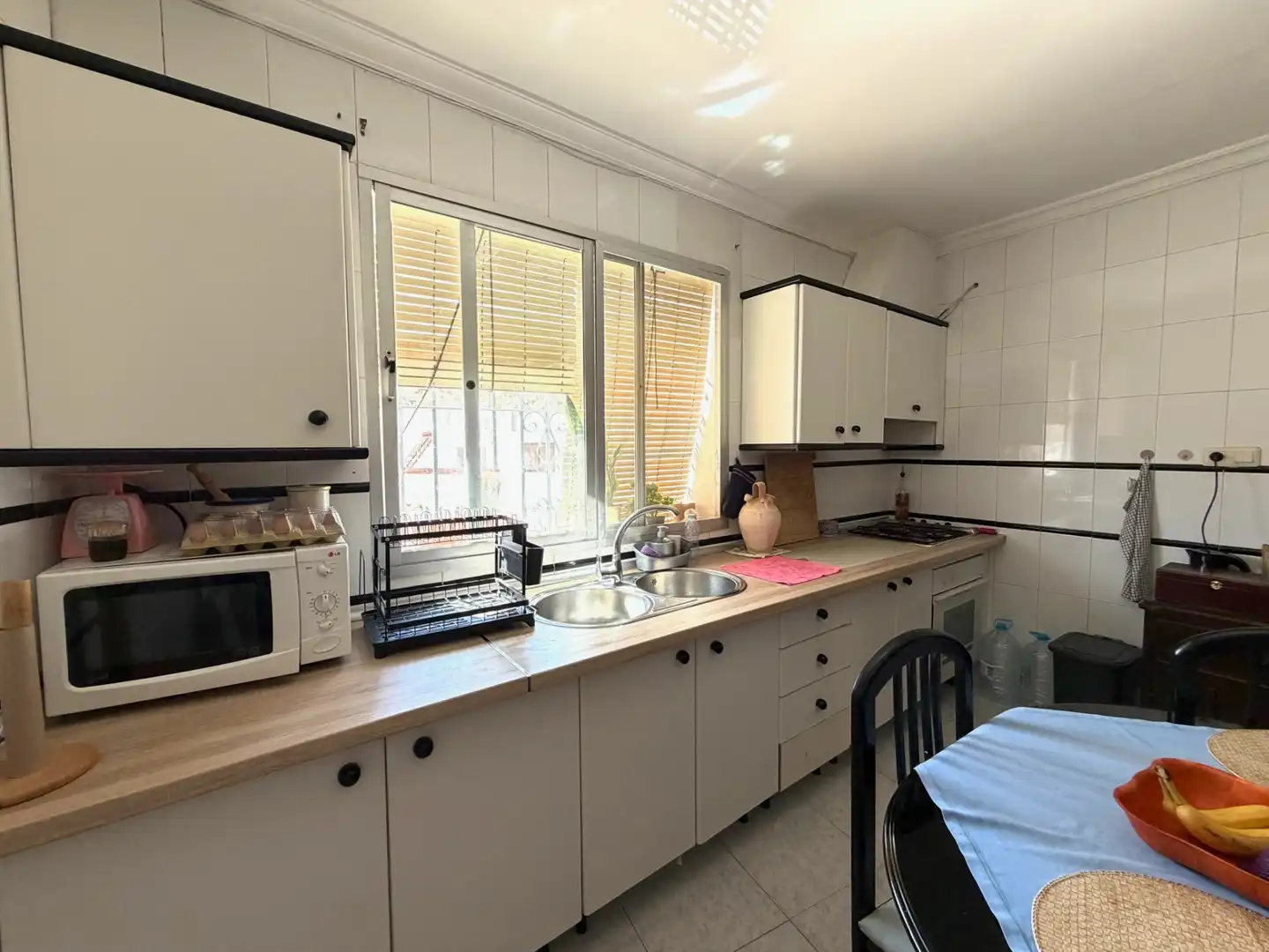 Küche von Wohnung zum Verkauf in Álora mit Klimaanlage, Terrasse und Abstellraum
